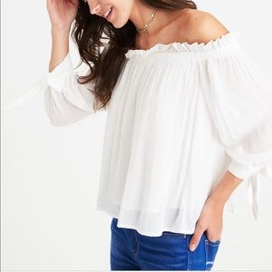 American Eagle Off the Shoulder Tie Sleeve Size M